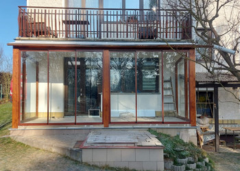 Realizace posuvného rámového zasklení dřevěné kostrukce