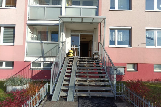 Původní stav částečného zastřešení z čelního pohledu