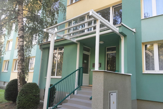 Průběh realizace - bez bočních stěn