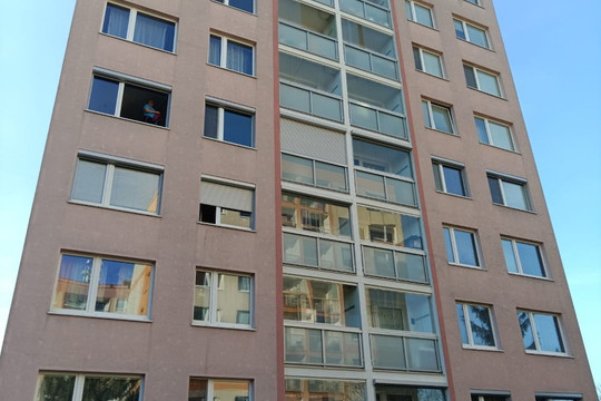 Průběh instalace venkovních rolet